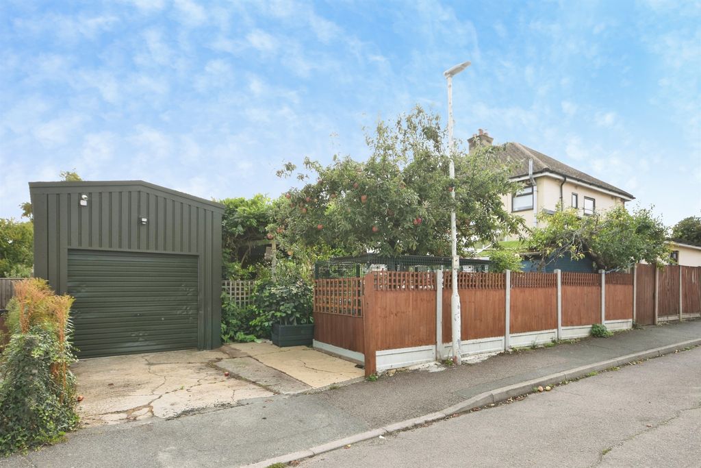Property photo 3 of 19