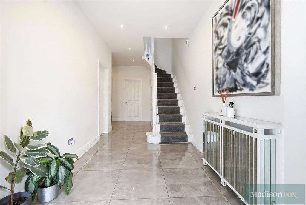 Property photo 2 of 51 Picture No. 69