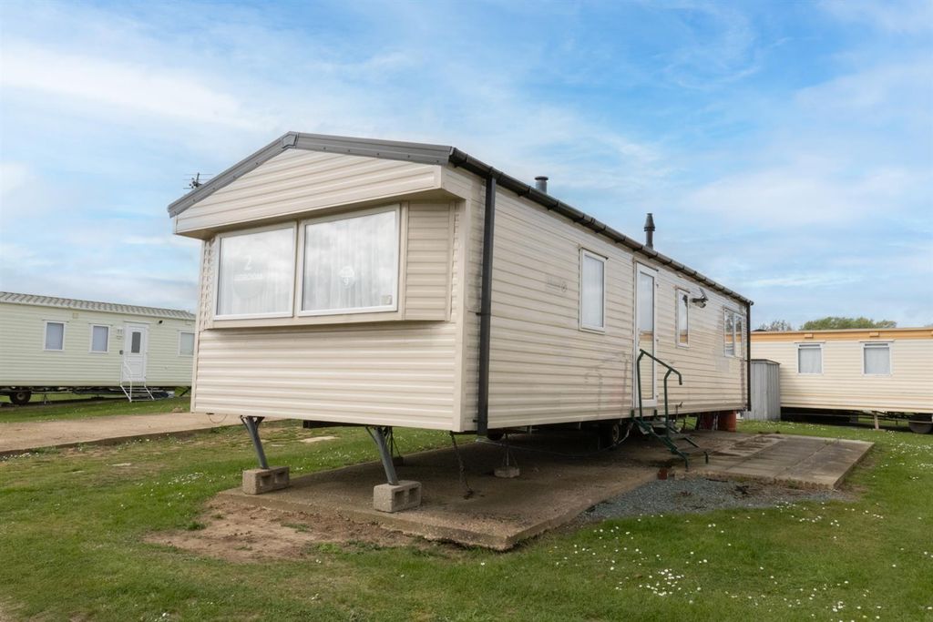 Property photo 3 of 9 F17 2018 Willerby Mistral 35x12 2B Small-14.Jpg
