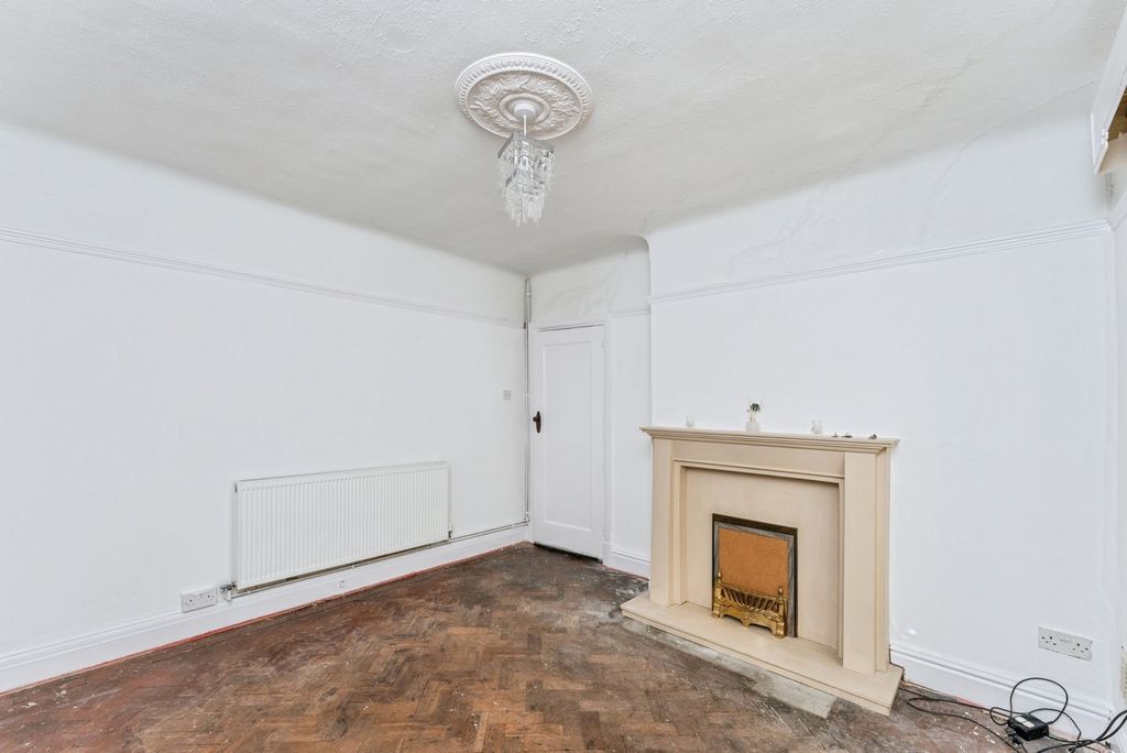 Property photo 3 of 17 Photo