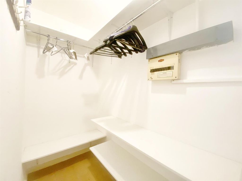 Property photo 2 of 7 8E339799-3F1F-41Af-82F7-2d0c78176c3d.Jpg