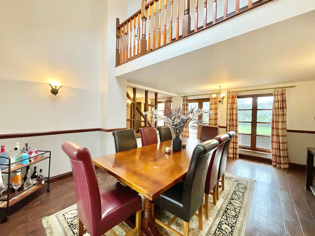 Property photo 3 of 36