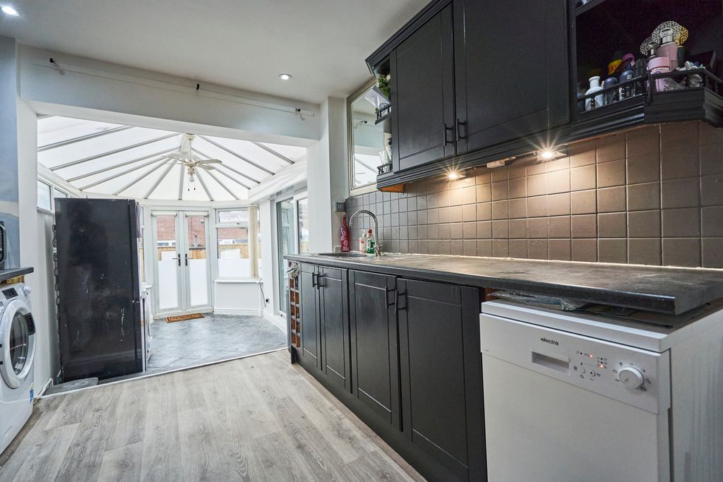 Property photo 3 of 23 Picture No. 66