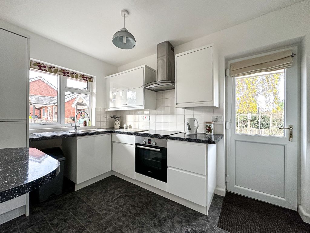 Property photo 3 of 16 46875914