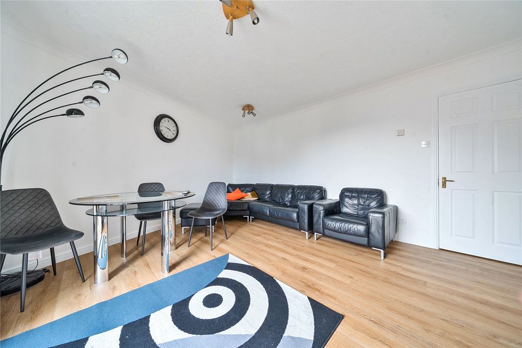 Property photo 2 of 8 Picture No. 14