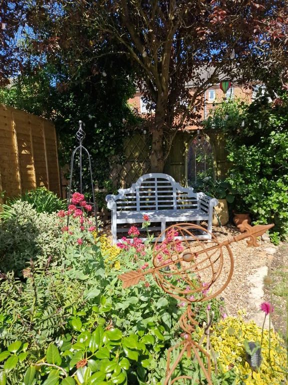 Property photo 2 of 24 Rear External Garden Bench.Jpg