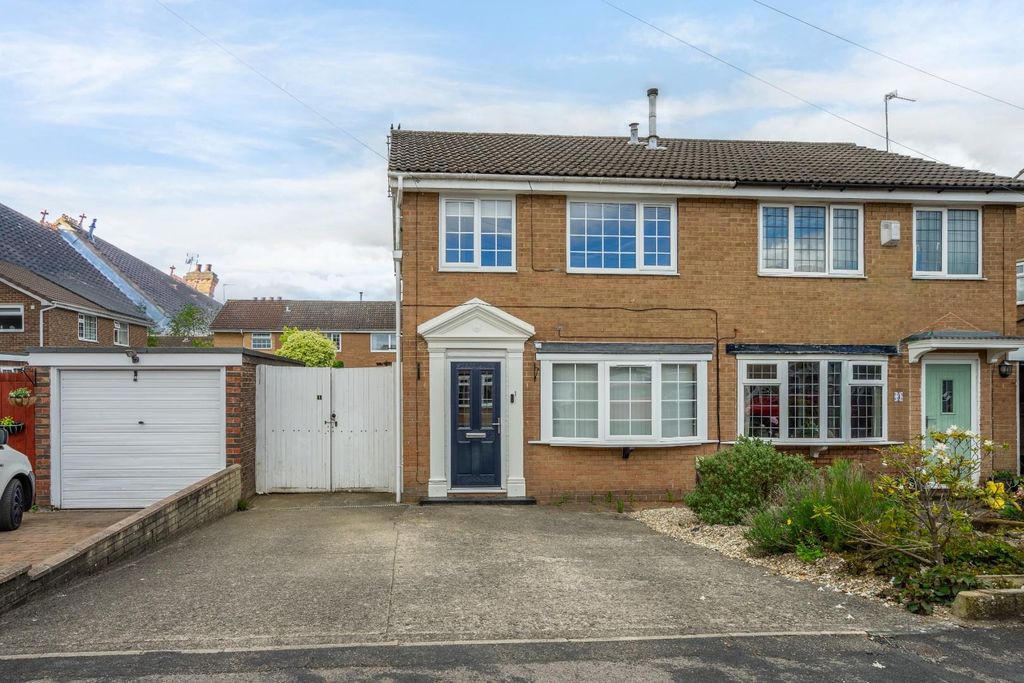 Property photo 1 of 16 External