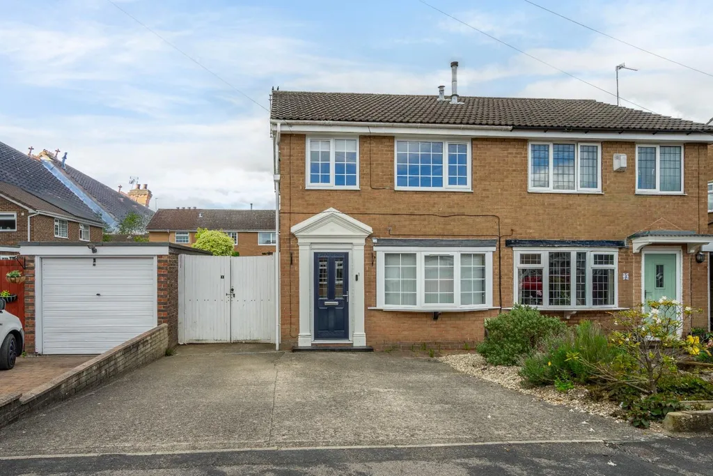 Caldbeck Close, York YO30 - View 3