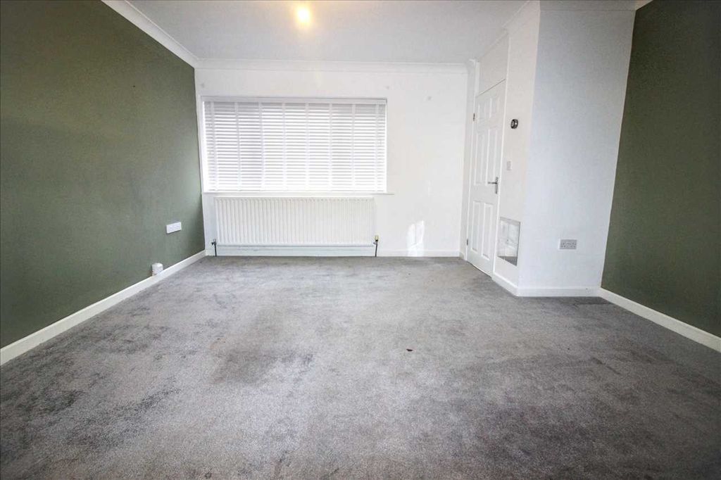 Property photo 2 of 9 Lounge