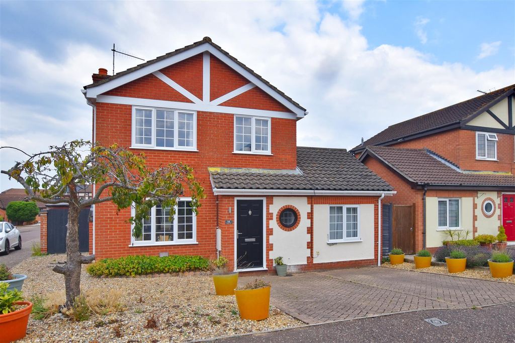 Property photo 1 of 41 Front Campion Way.Jpg