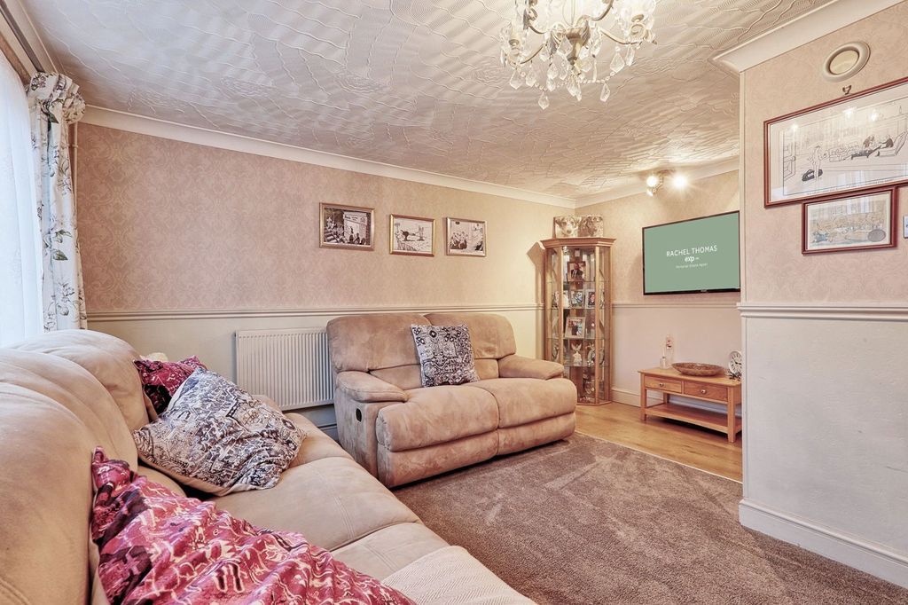 Property photo 2 of 24