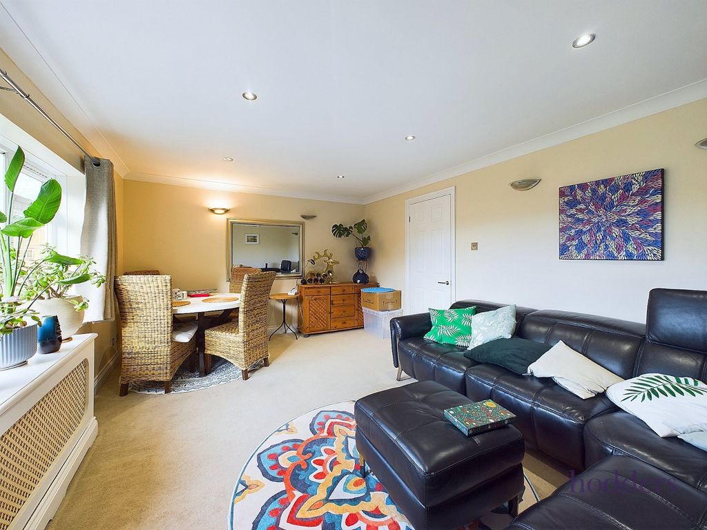 Property photo 2 of 16 Picture No. 35