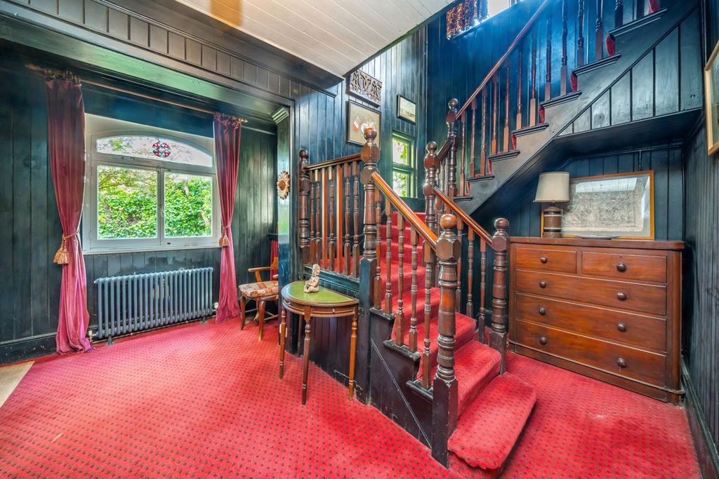 Property photo 2 of 13