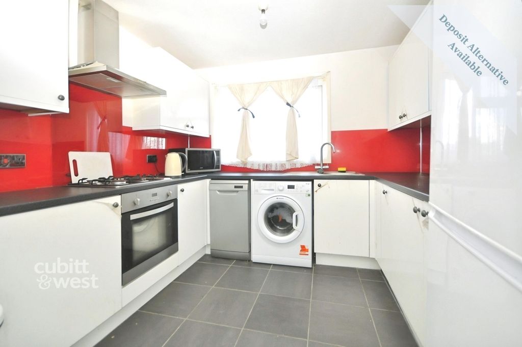 Property photo 2 of 10 Kitchen