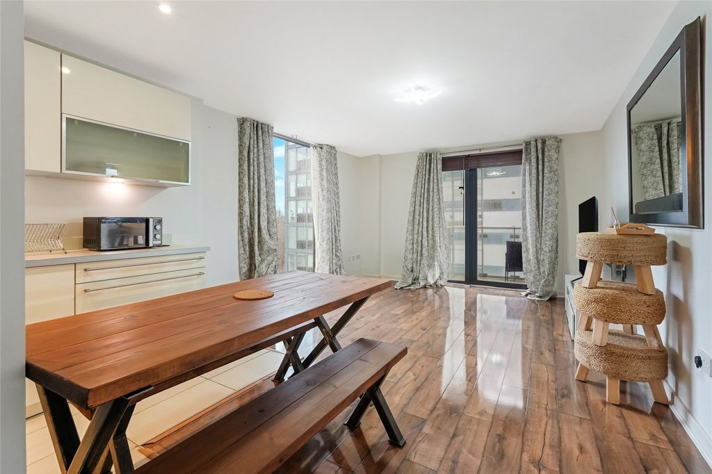 Property photo 2 of 16 Picture No. 03