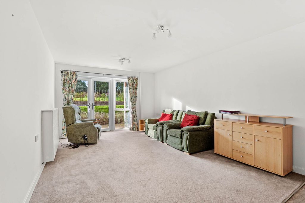 Property photo 3 of 11