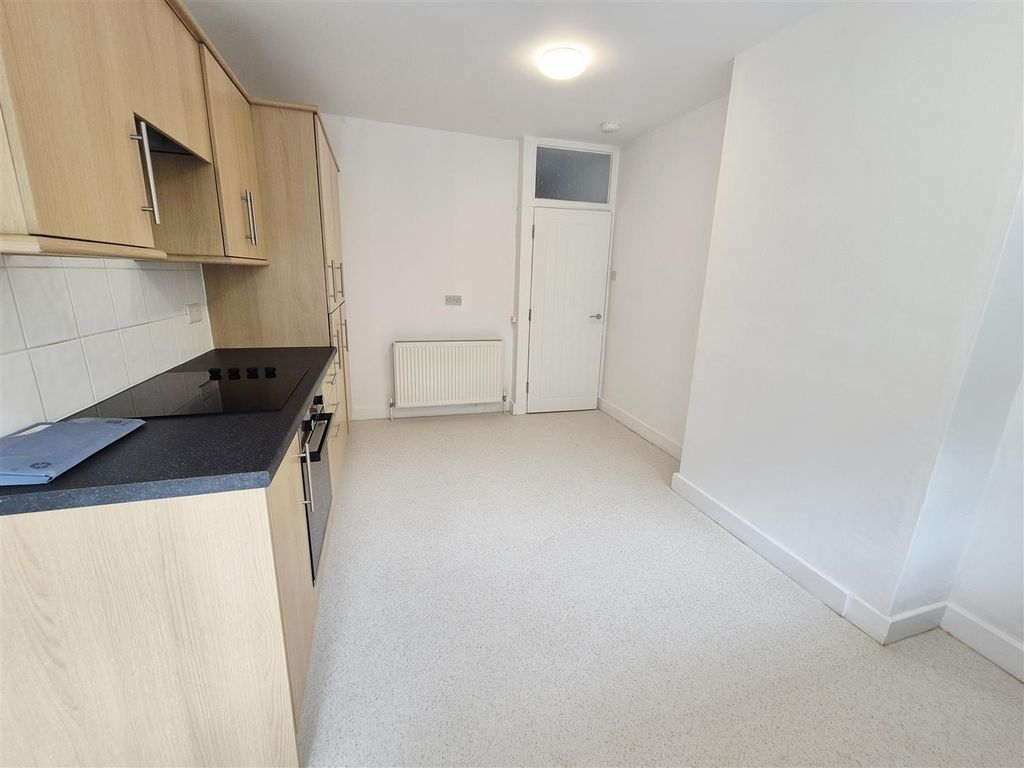 Property photo 3 of 16 Breakfast Kitchen