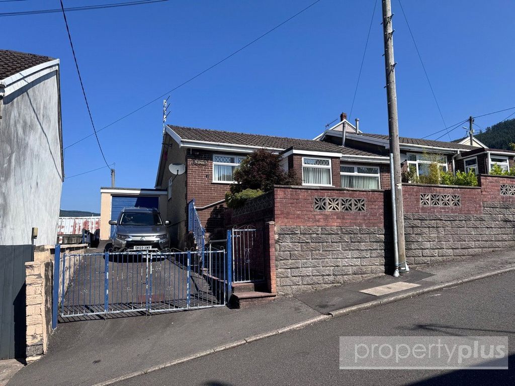 Property photo 1 of 15 Picture No. 02