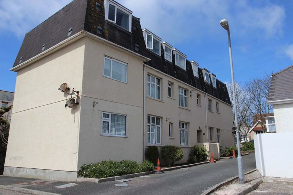 Property photo 1 of 7 Photo 6