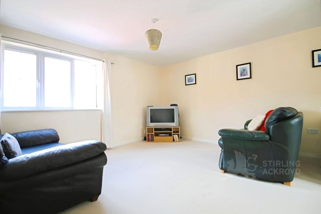 Property photo 3 of 6 Living Room