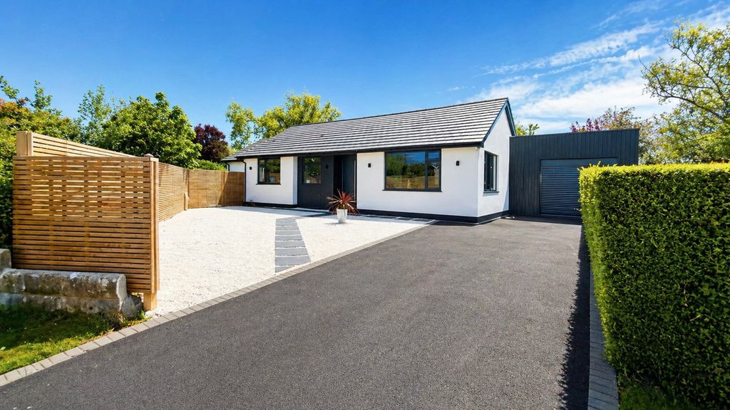 Property photo 1 of 30