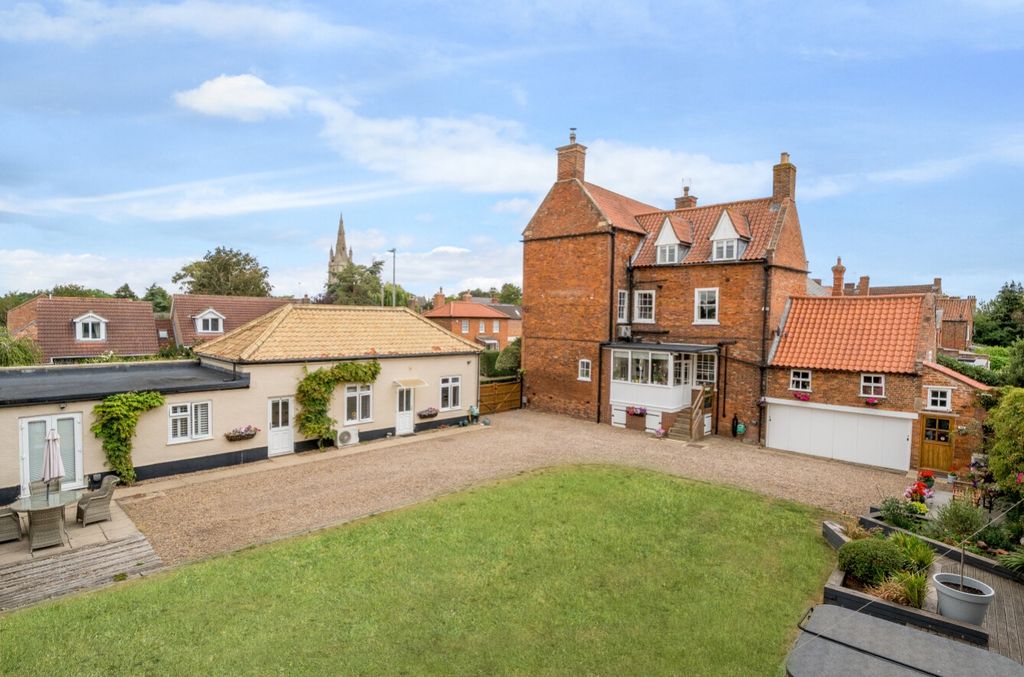 Property photo 2 of 45 1503476 (1)
