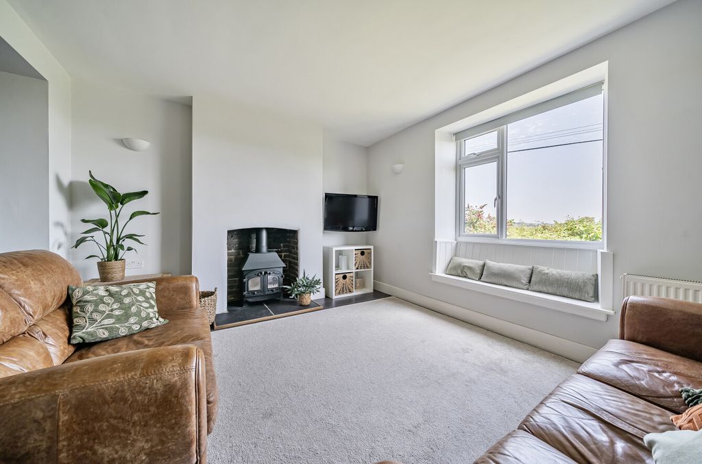 Property photo 2 of 27 1335337-14-689B96...