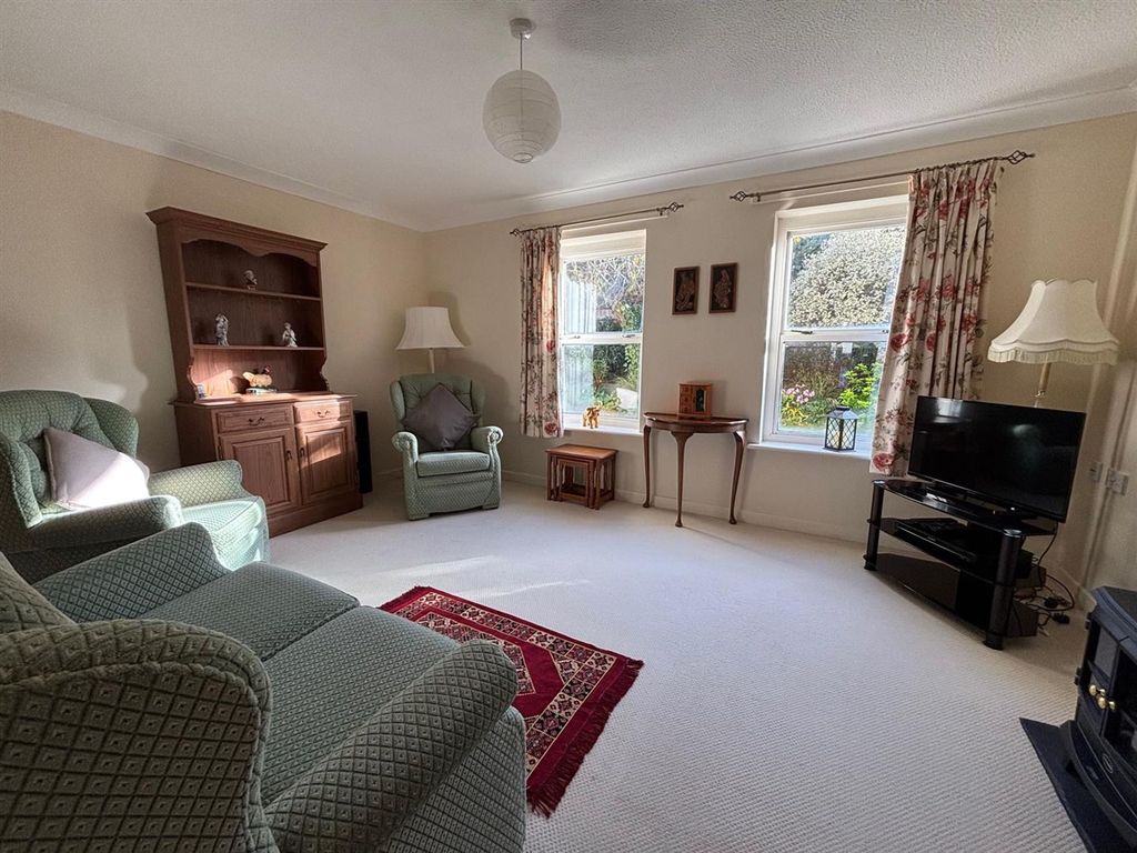 Property photo 2 of 9