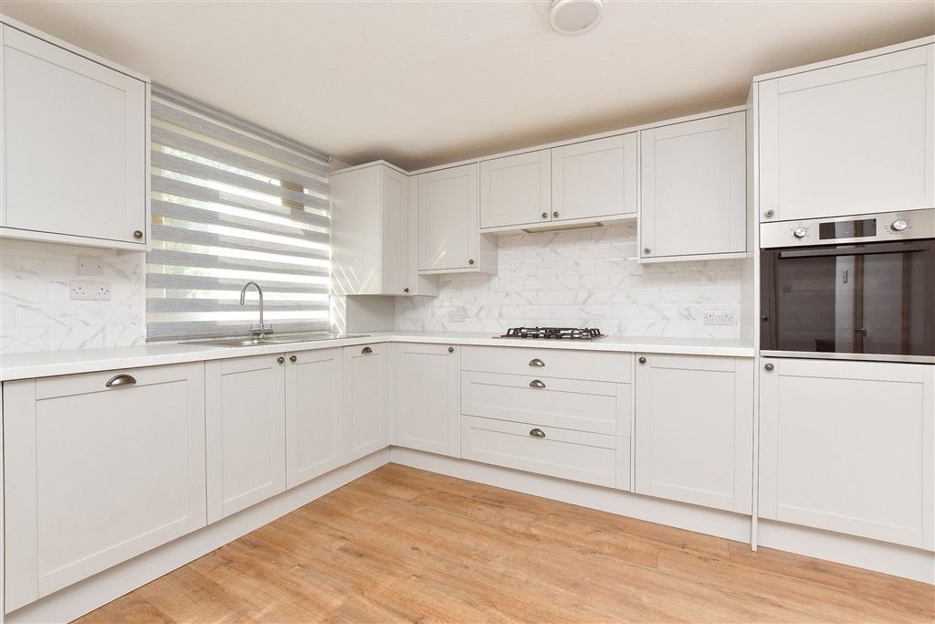 Property photo 1 of 11 Kitchen / Dining Room