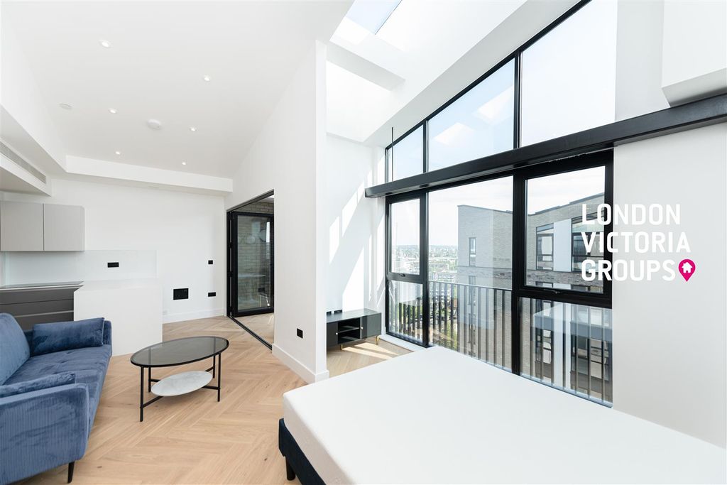 Property photo 3 of 17 1-11826.Jpg