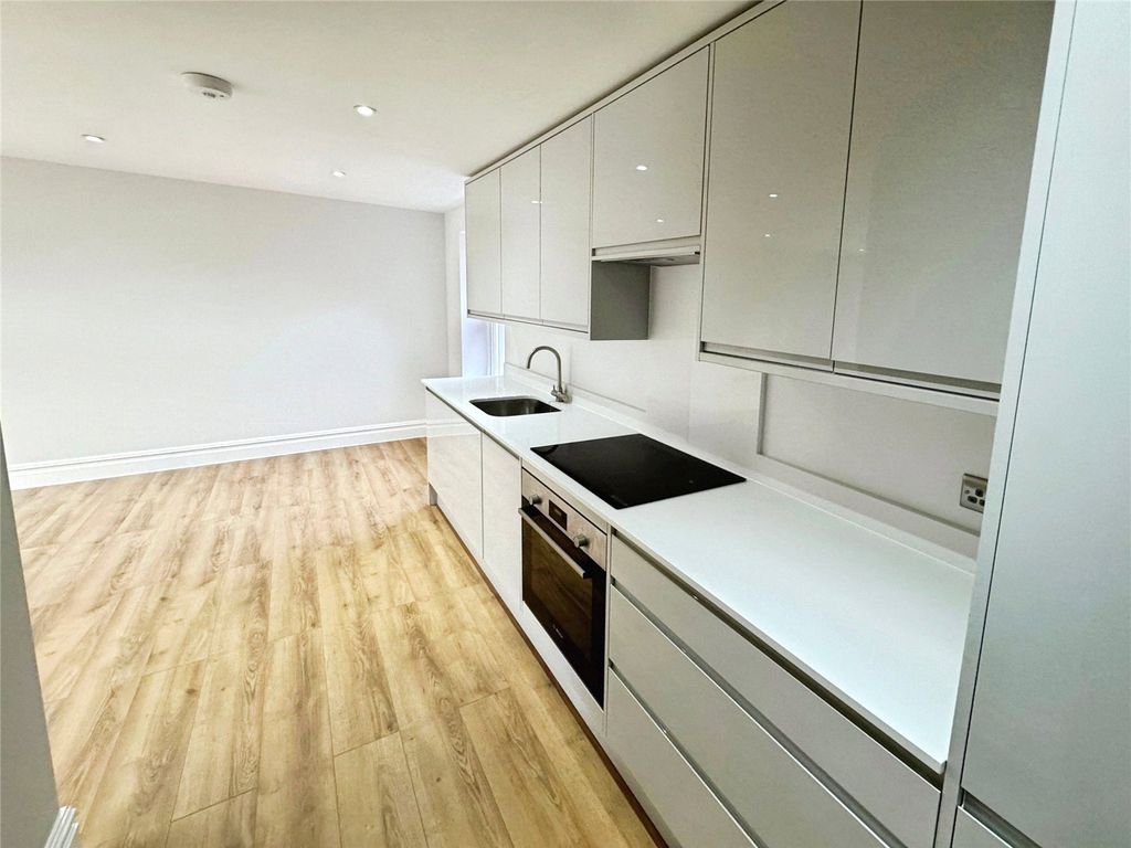 Property photo 2 of 11 Picture No. 20