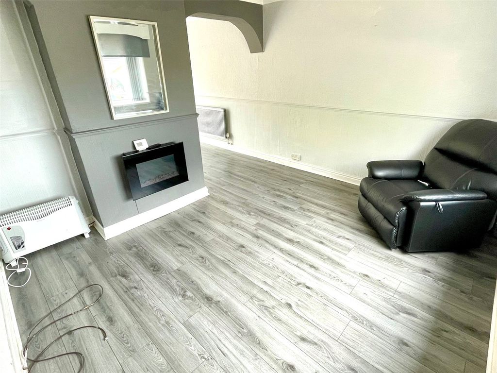 Property photo 2 of 18 Living Room