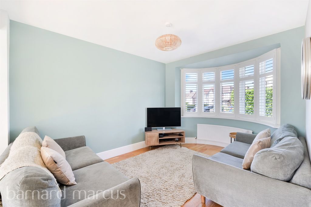 Property photo 3 of 12