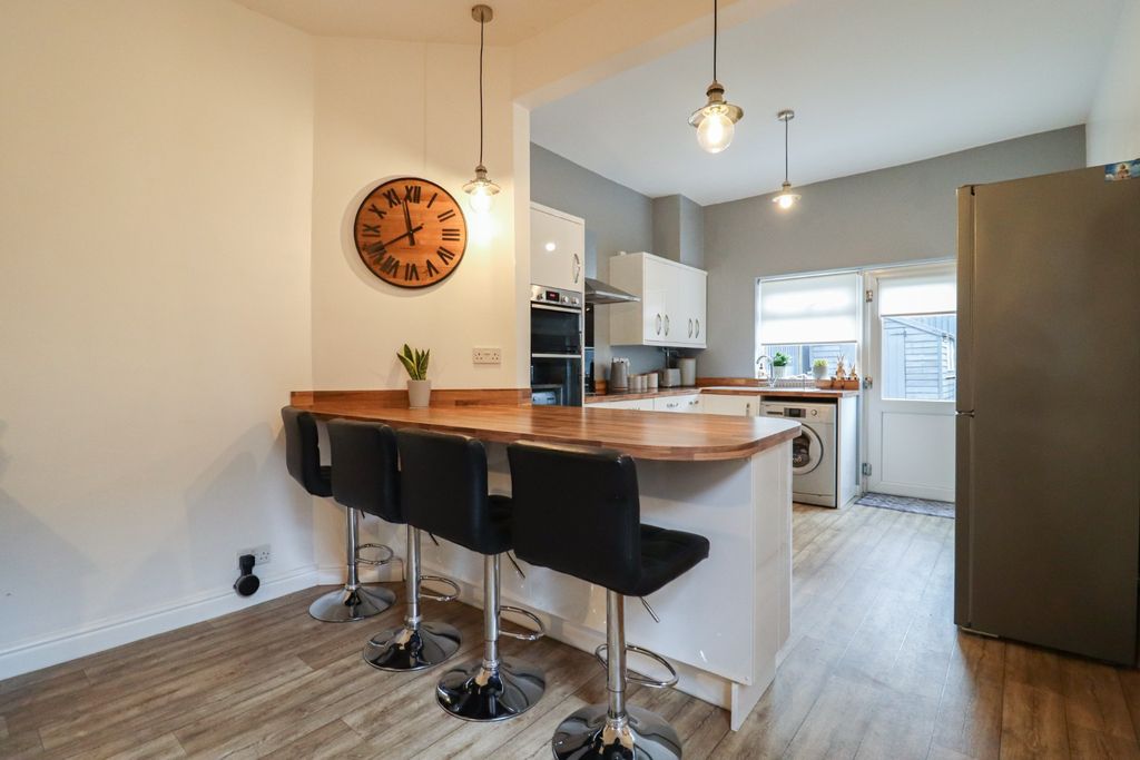 Property photo 3 of 31 3342706