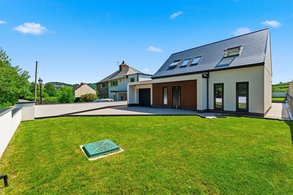 Property photo 3 of 59