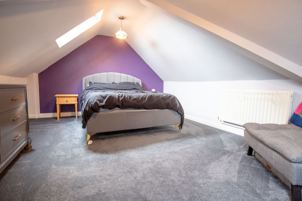 Property photo 2 of 10 Master Bedroom