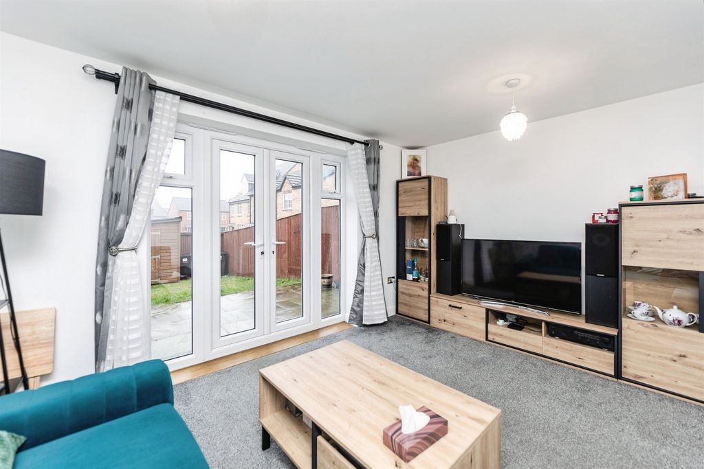 Property photo 2 of 19