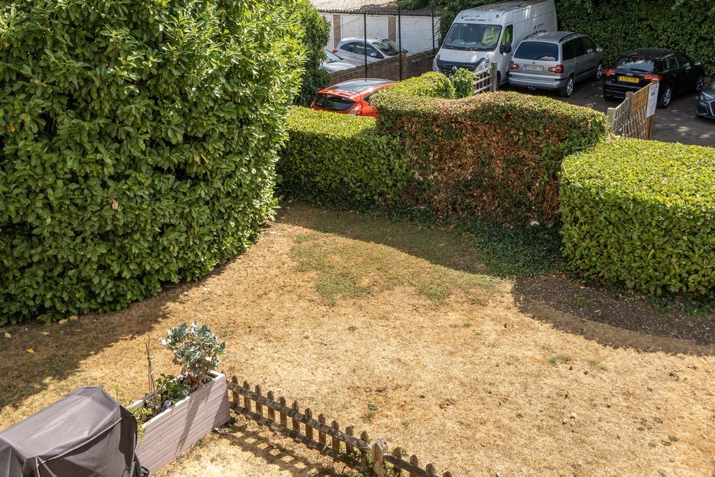 Property photo 2 of 10