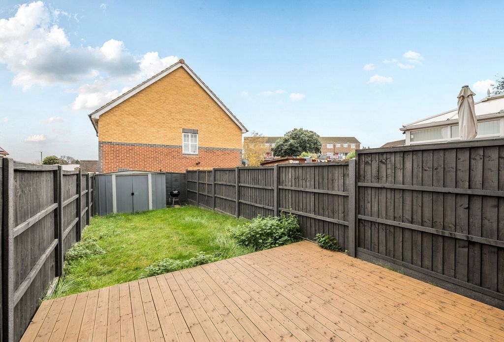 Property photo 2 of 9 Picture No. 27