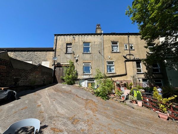 Property photo 3 of 7 Photo 7