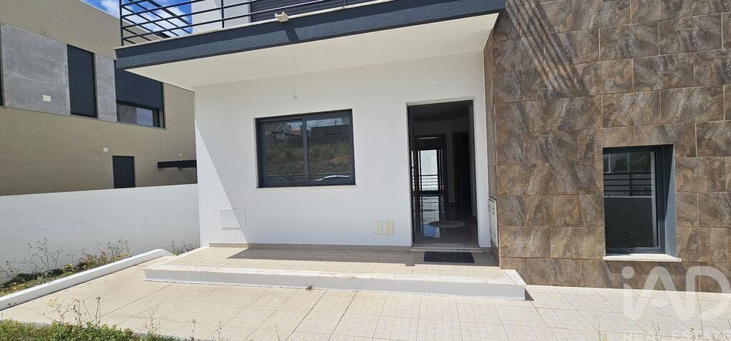 Property photo 3 of 32
