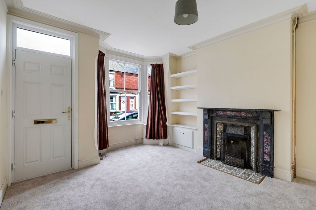Property photo 2 of 12