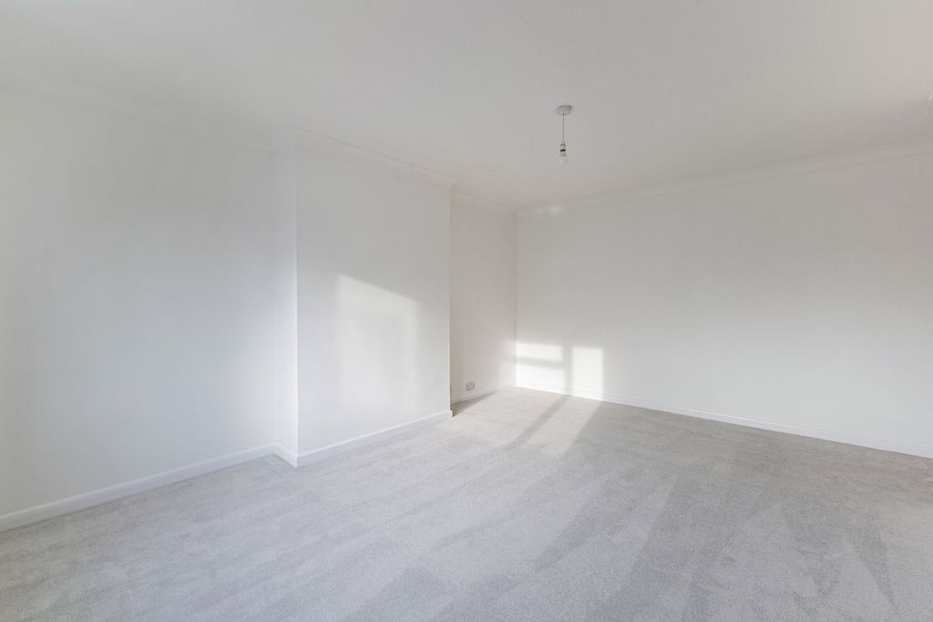 Property photo 3 of 22 Picture No. 08