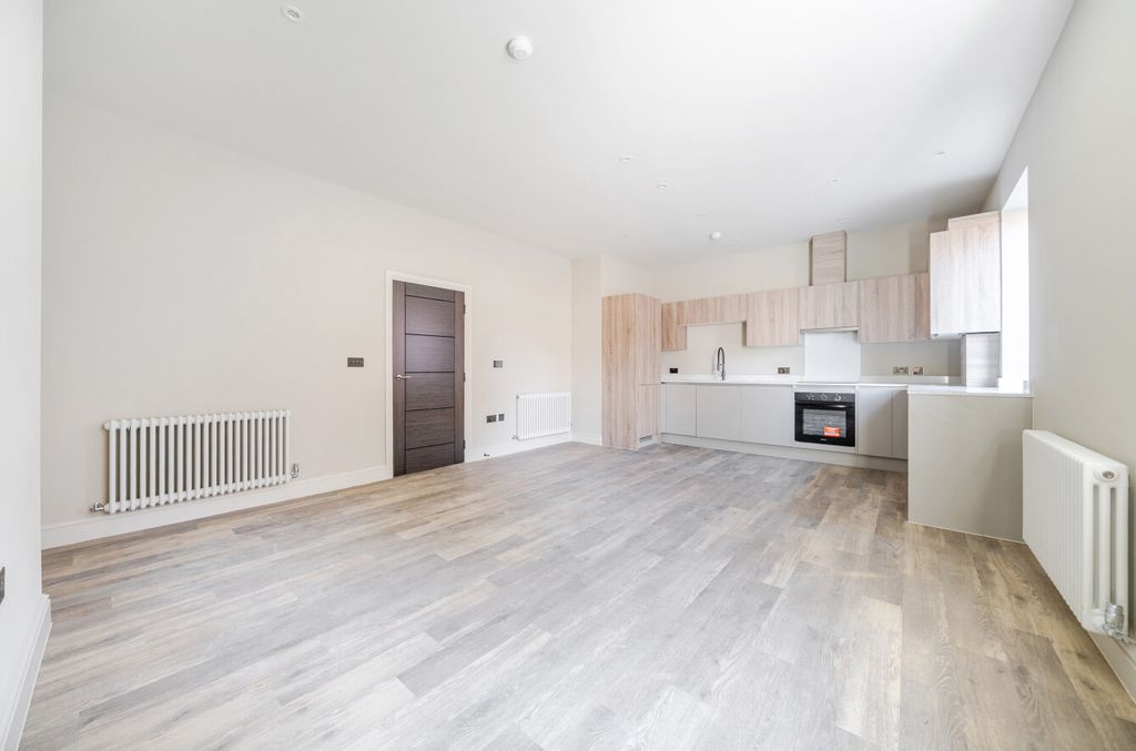 Property photo 2 of 11 1493974-2-6A54Dbe...