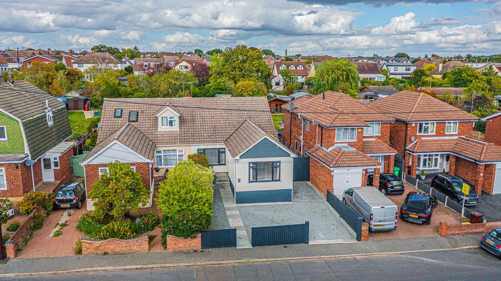Property photo 1 of 43