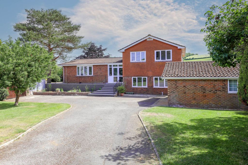 Property photo 1 of 32