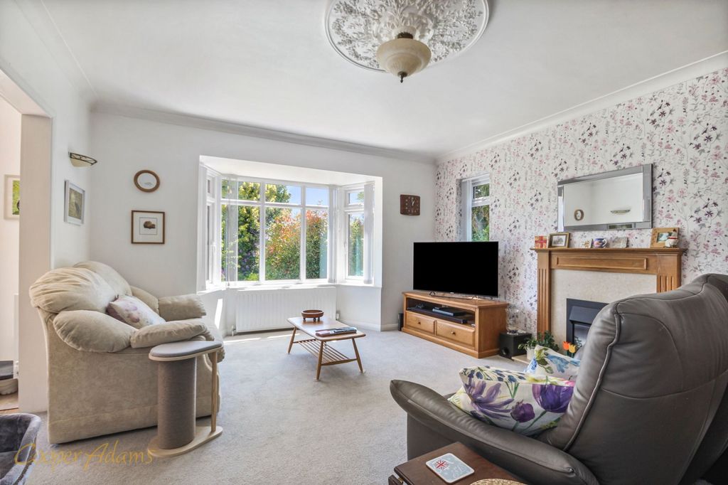 Property photo 3 of 14 Sitting Room