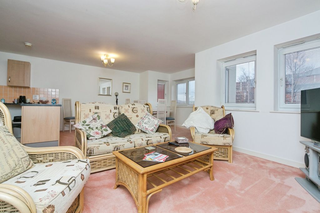 Property photo 2 of 16 Living Room