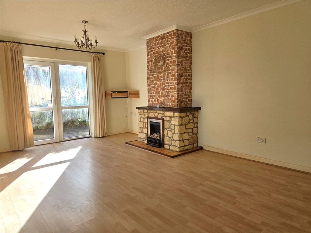 Property photo 2 of 15 Picture No. 23