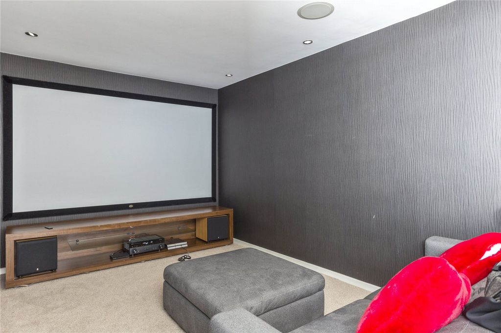 Additional image 9 of 5 bed detached house to rentRappax Road, Hale, Altrincham, Greater Manchester WA15